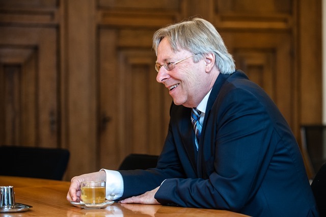 Groningen burgemeester Peter den Oudsten-2