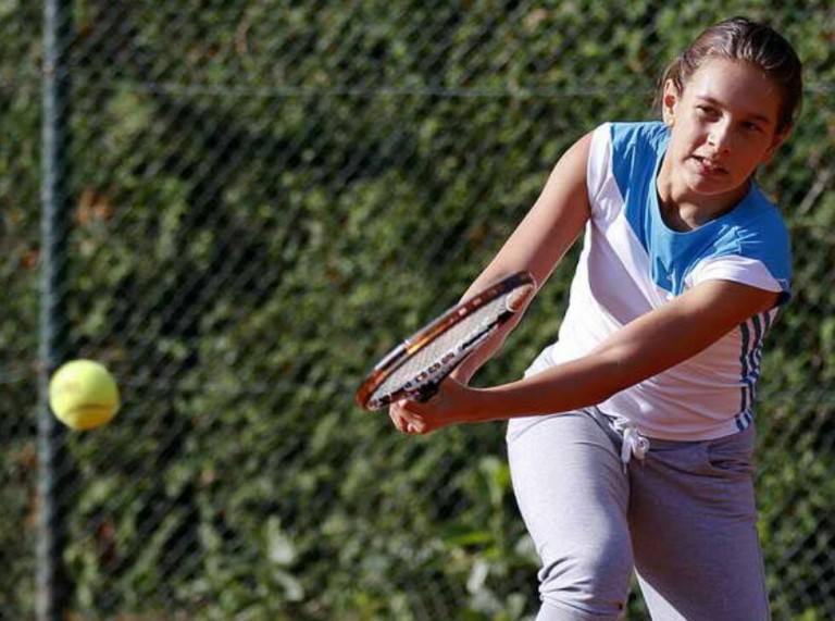 Veendamse Anastasiya Mulder vecht voor haar tennisdroom