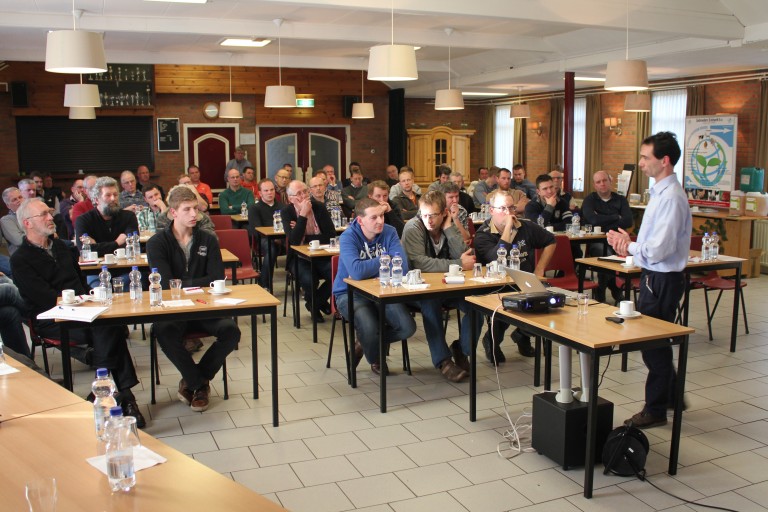 Eerste aanzet tot Steenmeelacademie gegeven tijdens studiemiddag in Jipsinghuizen