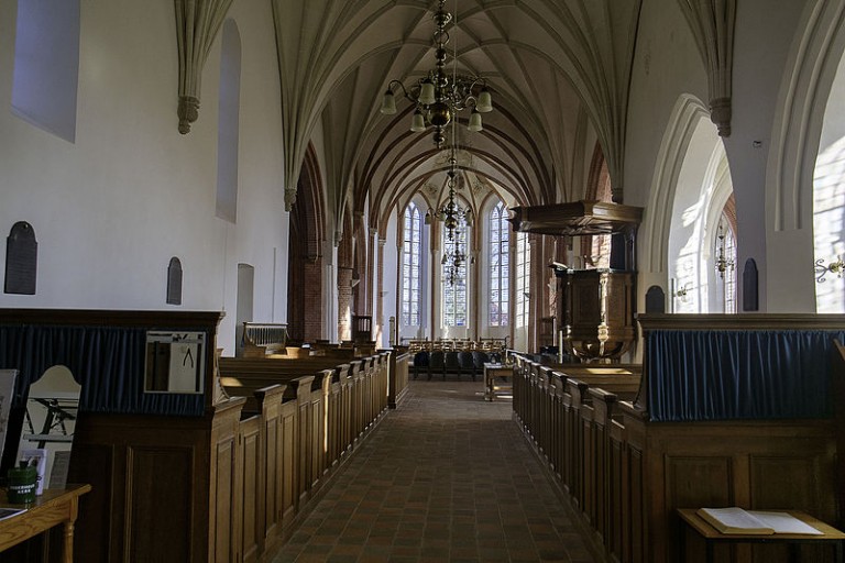 Petrus en Pauluskerk in Loppersum decor van prachtige koormuziek