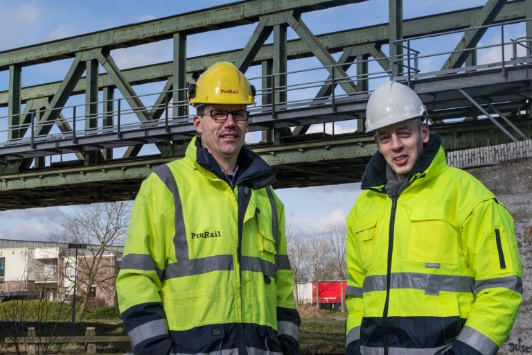 Ambitieus Prorail en Max Bögl bouwen aan nieuwe spoorbrug in Zuidhorn