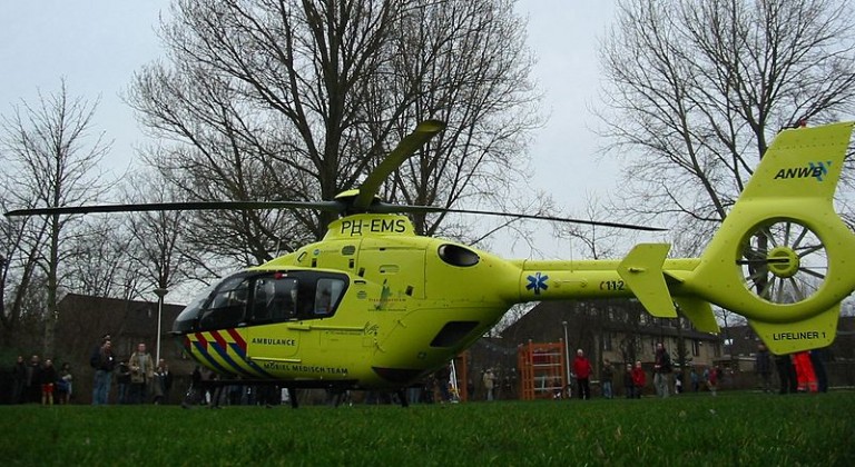 Man bekneld onder graafmachine in Noordhorn