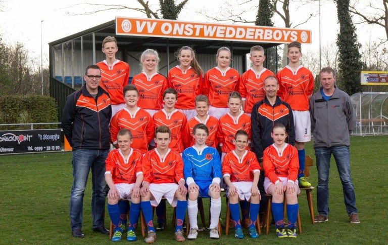 Onstwedder Boys junioren in het nieuw