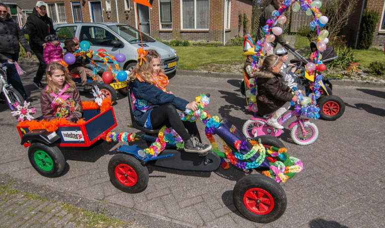 Show en sensatie bij kinderparade Royal Disney in Loppersum