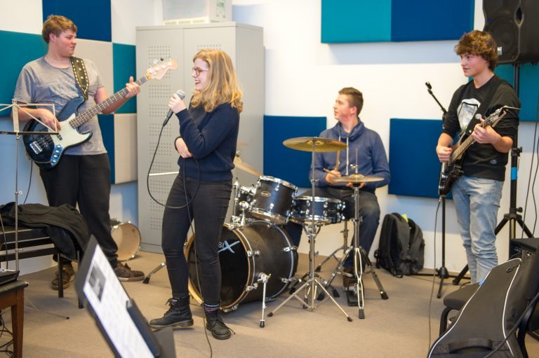 Gitaren, bands en zangtalent komen samen in De Klinker te Winschoten