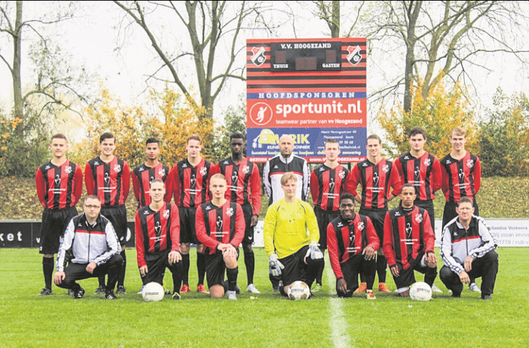 Hoogezand druk doende met klauteren uit diep voetbaldal