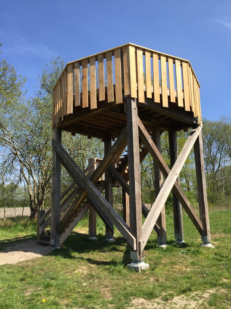 Staatsbosbeheer ontvangt uitkijktoren van Lions