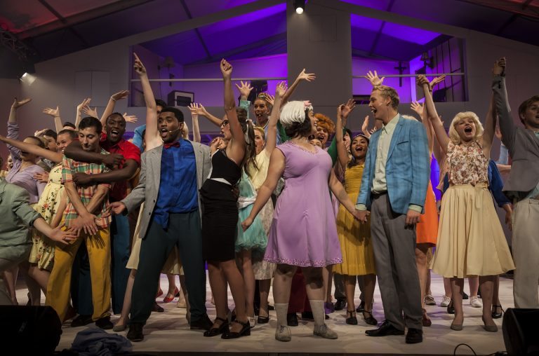 Noorderpoort Kunst & Multimedia zet overtuigende musicalpremière ‘Hairspray’ neer