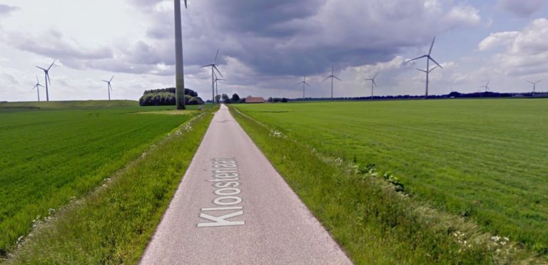 Maaier veroorzaakt brand in rietveld Farmsum