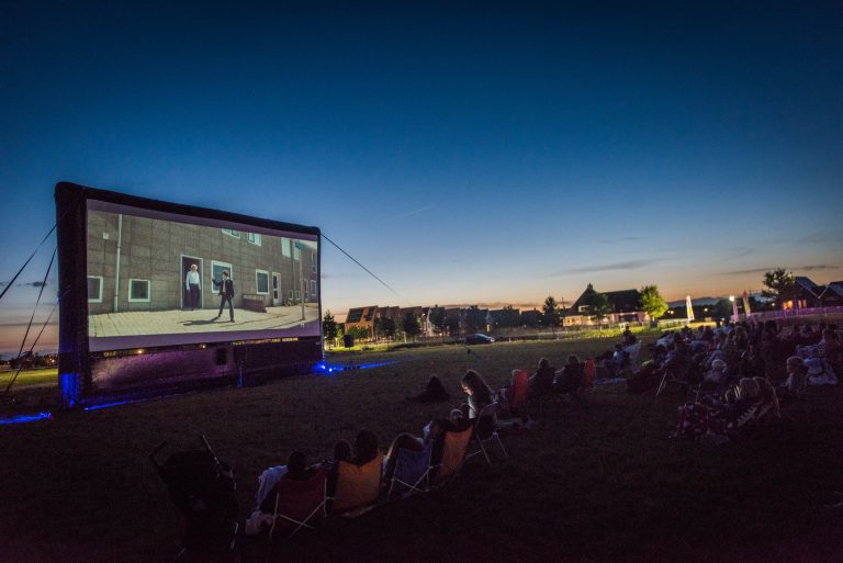 Honderden bezoekers bij Open Air Cinema Meerstad