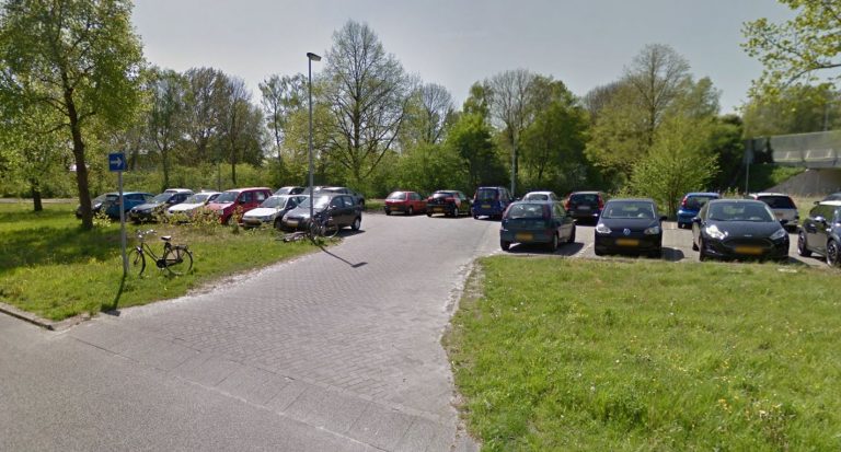 Tien auto’s opengebroken bij Gomarus College Vondellaan