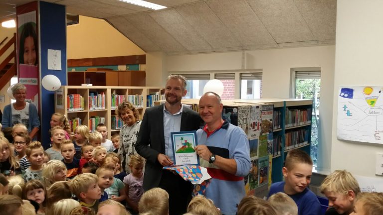 Wethouder Schollema opent Bibliotheek op School in Stedum