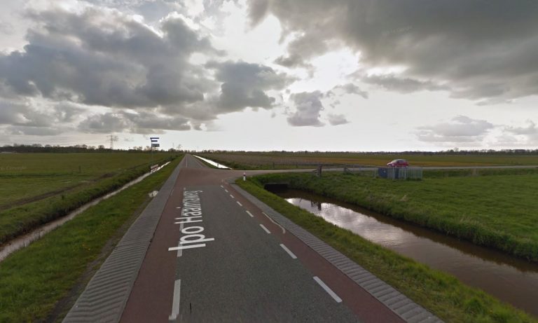 Remmen vrachtwagen blokkeren in Grootegast