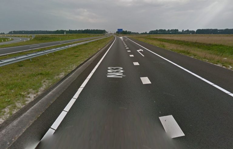 Auto raakt van de weg bij Veendam