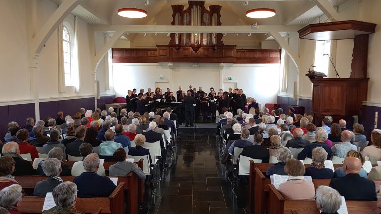 Licht klassiek concert in Engelse sferen van vocaal ensemble Chaverim een doorslaand succes