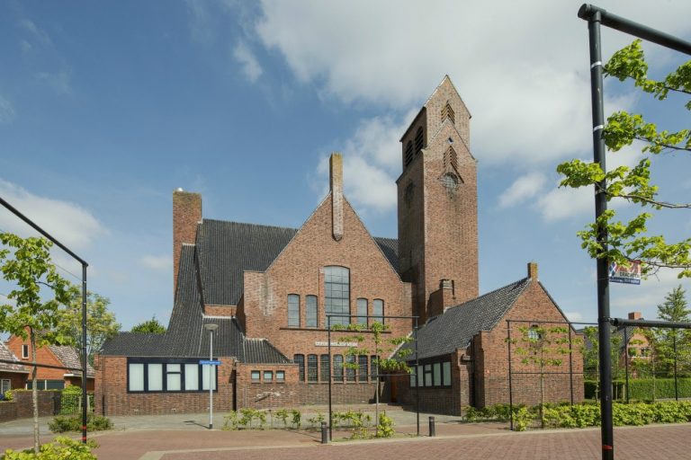 Langs de Amsterdamse School in Bedum