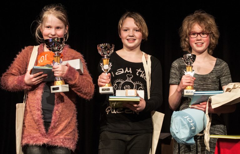 Floor Tiggelaar wint Grunneger Voorleescup