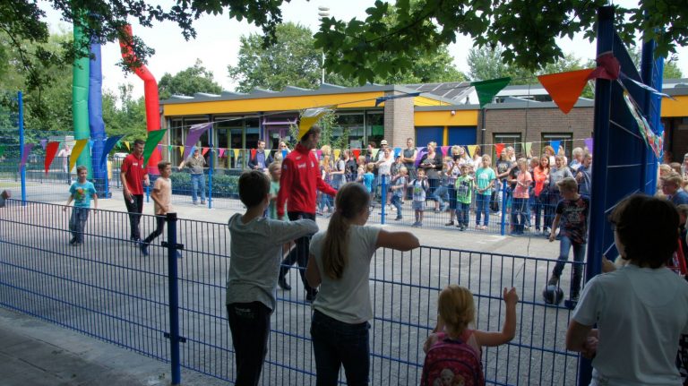 Pannakooi Obs De Klimop gisteren feestelijk geopend