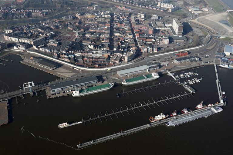 Steiger in Handelshaven vervangen