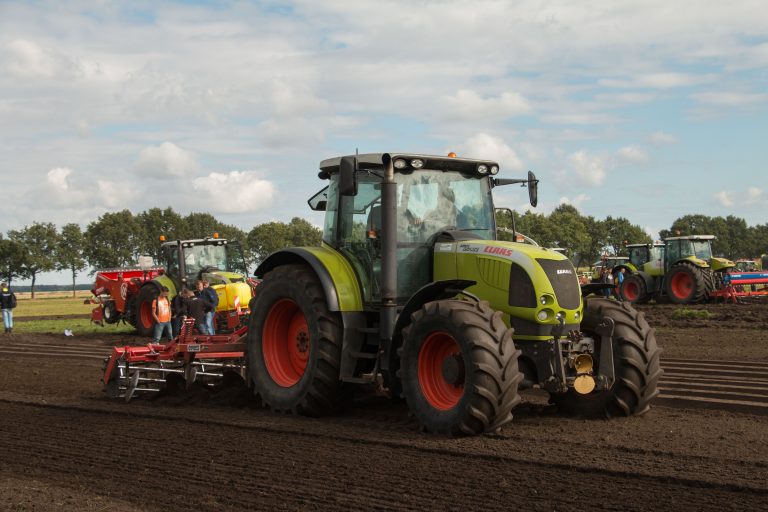 Zevende ruwvoerwinning- en grondbewerkingsdag van Terra MBO